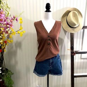 Sz SMALL / MEDIUM Sleeveless Button Ribbed Henley